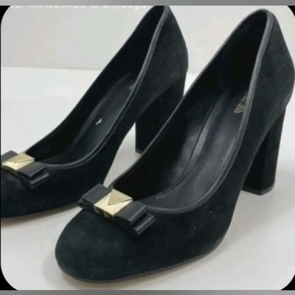 Michael Kors MK Caroline Ribbon Bow Black Heels Pump Gold Detail 10